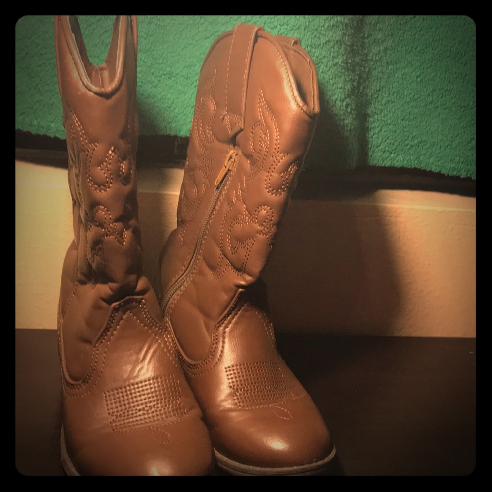 Used brown boot but still in great condition